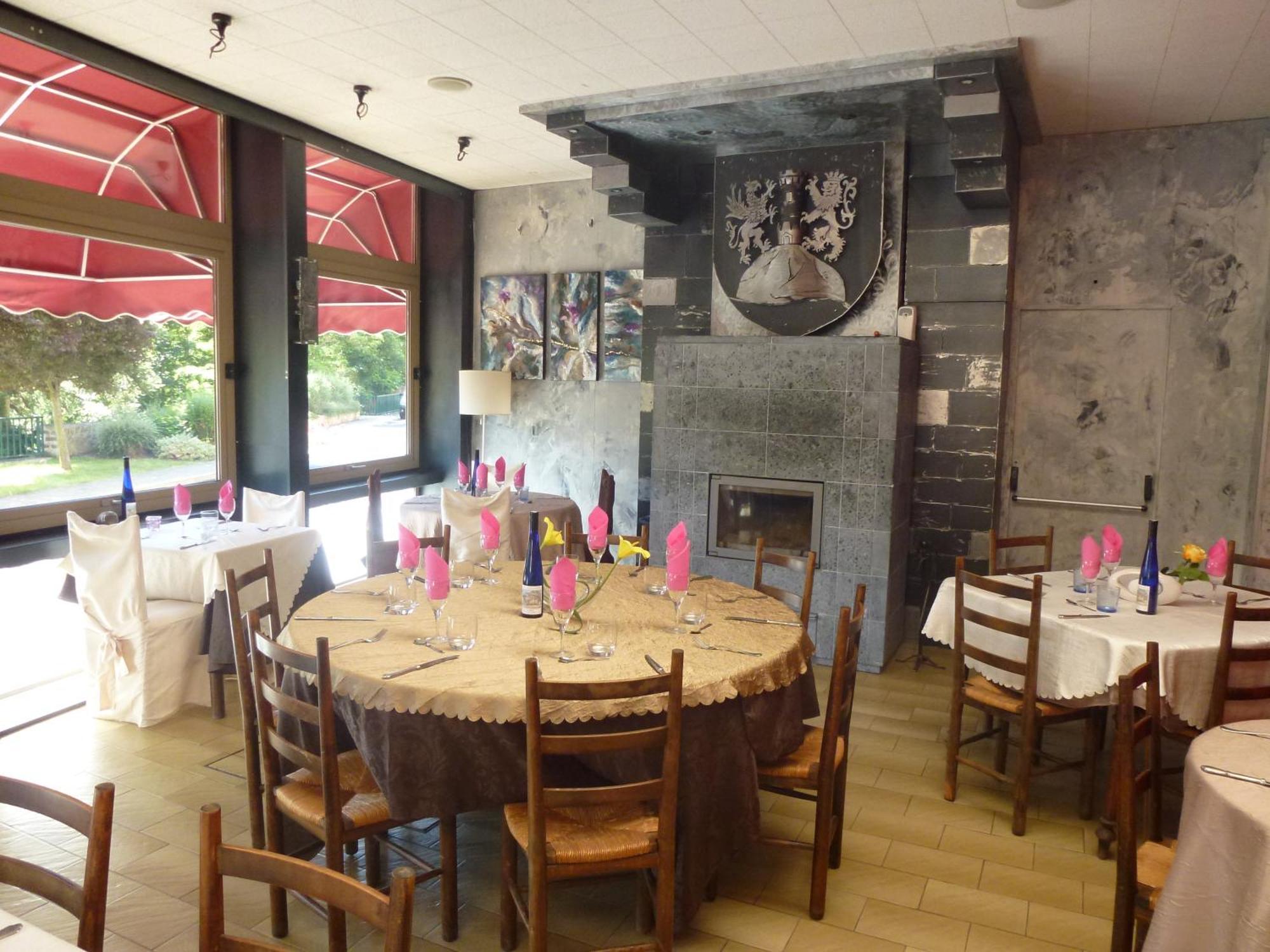 Hotel Restaurant Le Pain De Sucre Monistrol-d'Allier Экстерьер фото