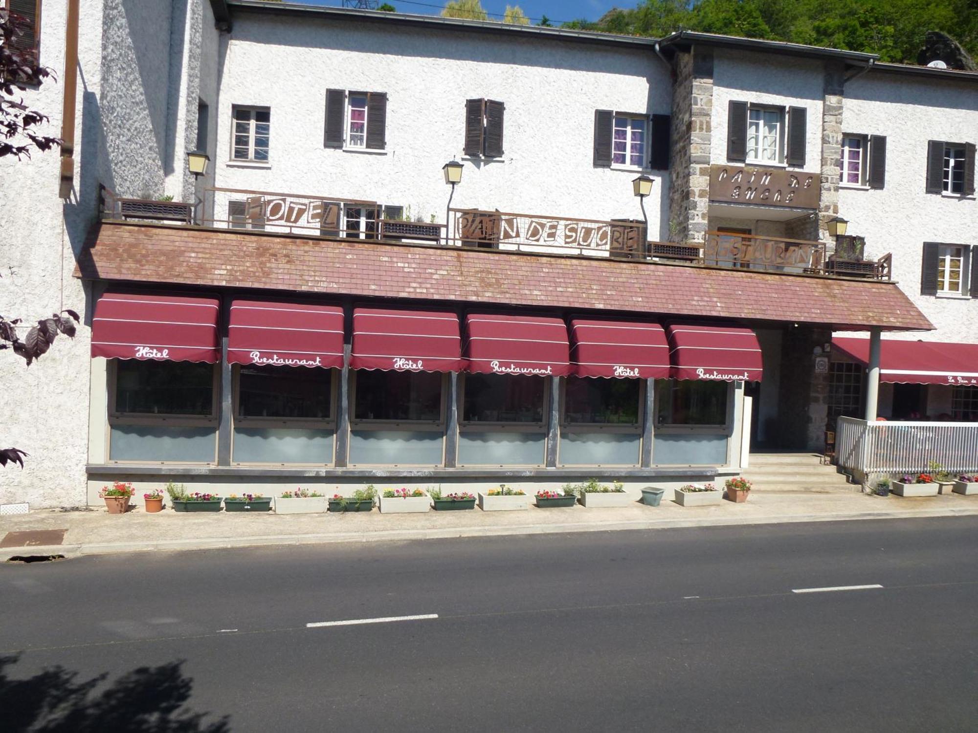 Hotel Restaurant Le Pain De Sucre Monistrol-d'Allier Экстерьер фото